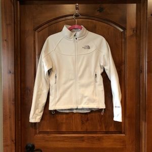 Woman’s North Face Fleece Windwall jacket